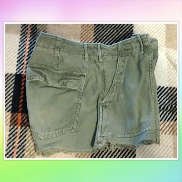 American Eagle size 8 Green High Waisted Frayed Khaki Shorts - Picture 3 of 6